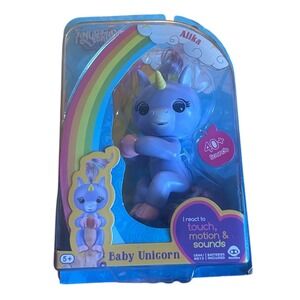 Fingerlings Baby Unicorn ALIKA Interactive Pet Toy 2016 NEW